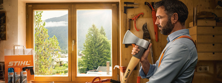 Ruční nářadí a pomůcky pro práci na zahradě